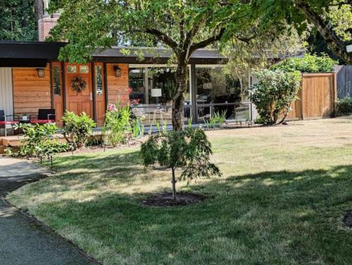 Gallery image of 2BR 2BA Kirkland Bridle Trails in Kirkland