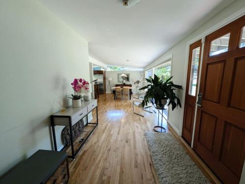 Gallery image of 2BR 2BA Kirkland Bridle Trails in Kirkland