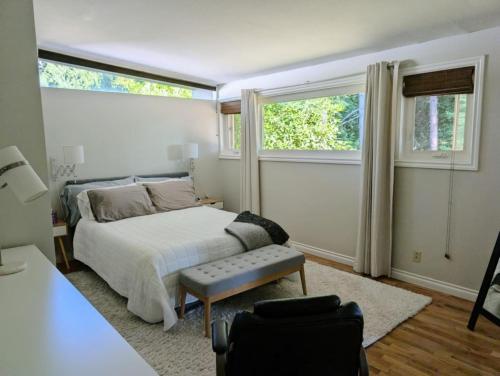 Gallery image of 2BR 2BA Kirkland Bridle Trails in Kirkland