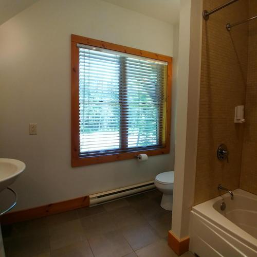 Un baño de Tremblant Mountain Chalets