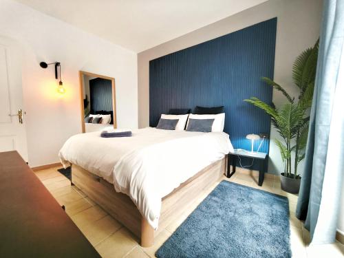 Postel nebo postele na pokoji v ubytování PAMRO moderne Ferienwohnung - 4 Schlafzimmer - 2 Bäder - Whirpool - Ferienanlage mit Pool - Familienfreundlich