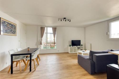 Televisyen dan/atau pusat hiburan di Logement cosy à 2 min de la gare