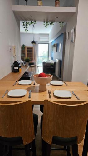 Heart of Faliro 2BR 5m Walk to Beach - Newly Renovated