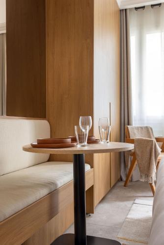 Love room avec Jacuzzi & Cinema-Gare Mont Parnasse