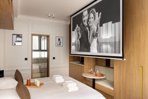 Love room avec Jacuzzi & Cinema-Gare Mont Parnasse