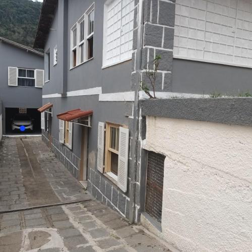 Το κτήριο όπου στεγάζεται  το hostel