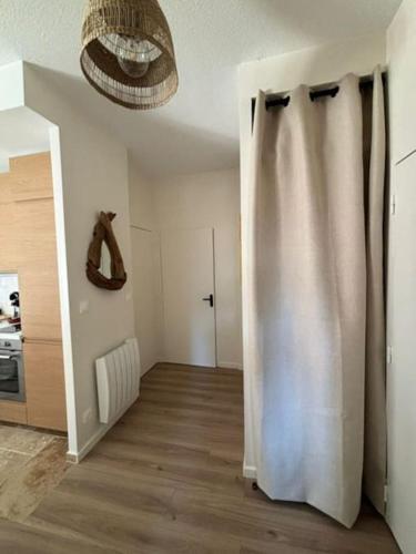 Kuchyň nebo kuchyňský kout v ubytování Appartement 3 Pièces, spacieux en plein centre