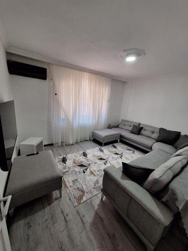 1Ege üniversitesi ve hastanesine çok yakın aileye