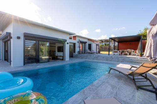 Bazén v ubytování Kaz Corail Villa exceptionnelle nebo v jeho okolí