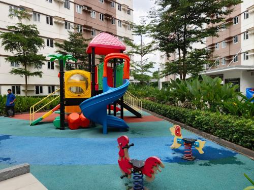 Zona de juegos infantil en Happy Stays B - 300mbps - 65"TV Netflix, Disney - Washer