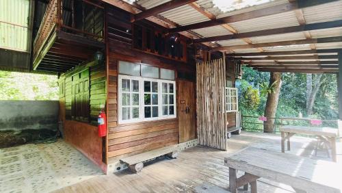 Taman di luar บ้านอิงดอย แม่กำปอง