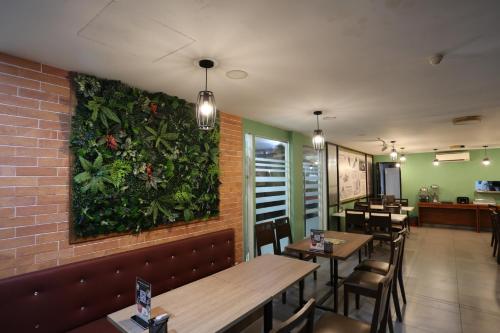 Restaurace v ubytování ECO Hotel at BBCC
