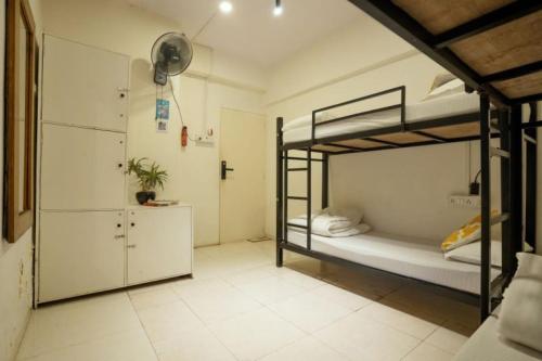 Katil atau katil-katil dalam bilik di Locomo Hostel Express - Stay Work Eat