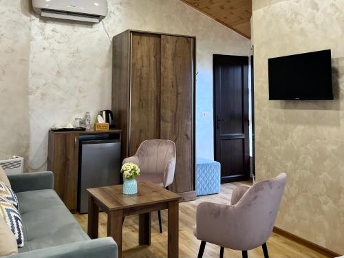 DiliVita Rest Houseにあるテレビまたはエンターテインメントセンター