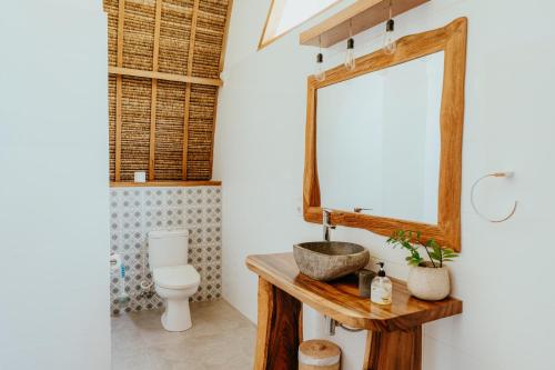 Ванная комната в Coco Lemon Gili Resort
