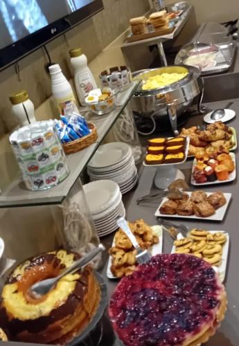 Comida en o cerca de este hotel