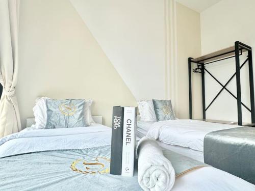 Postel nebo postele na pokoji v ubytování Paradigm Residence 3BR Deluxe Suite Skudai by Luxecocoo CK