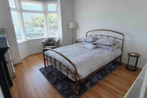 Voodi või voodid majutusasutuse Whitstable Harbour - Superb 2 bed close to sea & town toas