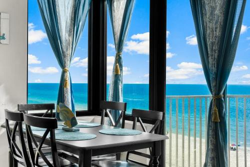 Sunbird Resort! Stunning Beach and Ocean Views! by Dolce Vita Getaways PCB photo 5