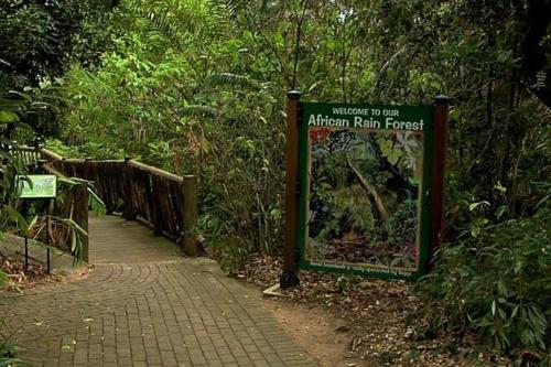 Mercu tanda tempatan dekat dengan vila ini