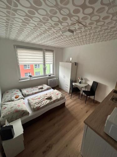 Postel nebo postele na pokoji v ubytování Apartmán ve městě Pernink pro 2 osoby