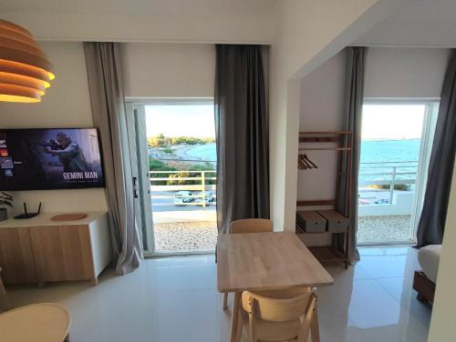 Sirene beachfront central apartment by traser