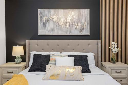 Ένα ή περισσότερα κρεβάτια σε δωμάτιο στο Central Location Family Size Home