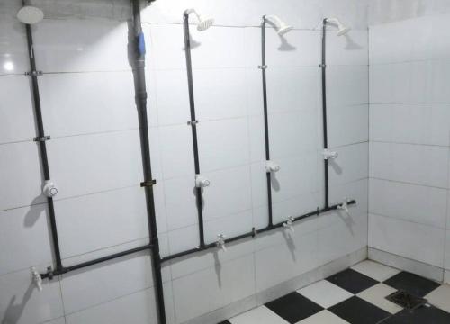 Ένα μπάνιο στο Urban Girl Hostel