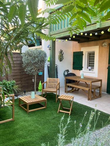 Appartement 4 étoiles avec jardin clôturé et piscine dans la résidence - Narbonne Plage