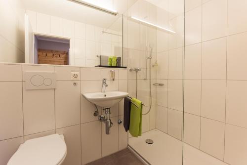 Koupelna v ubytování Hotel Weisses Kreuz