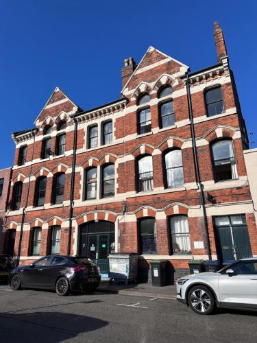 Foto The Hallmark 3BR Apt JQ Birmingham, Parking & WiFi 6