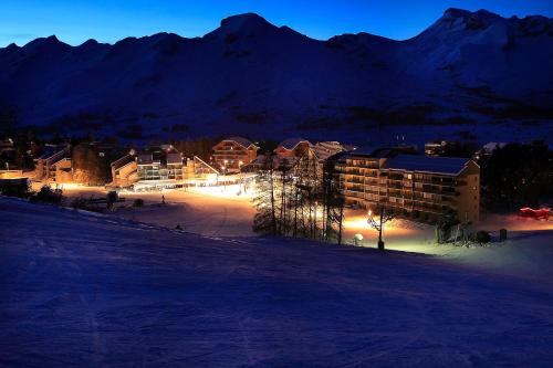 Gallery image of SUNWEB Hotel L'Ecrin des Neiges in La Joue du Loup