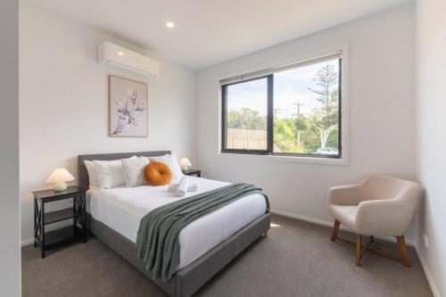 Ένα ή περισσότερα κρεβάτια σε δωμάτιο στο Joe-3Bed2Bath New CozyTownhouse