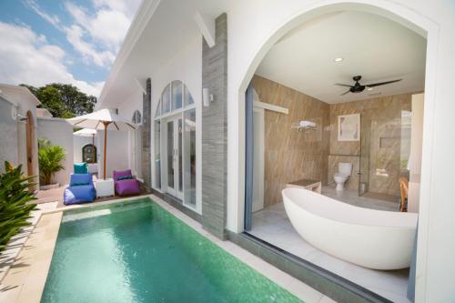 Πισίνα στο ή κοντά στο Dikubu Bali Villa and Suites