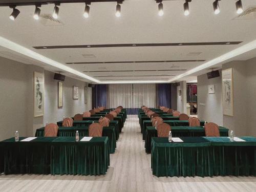 Ärikülastajate ala ja/või konverentsiruum majutusasutuses Echarm Hotel Hezhou Avenue