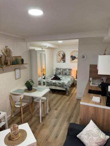 L2A - Studio au cœur du centre ville Sètois