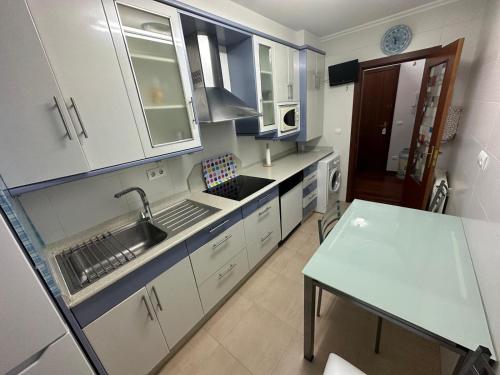 Η κουζίνα ή μικρή κουζίνα στο Apartamento Gran Azul Santoña