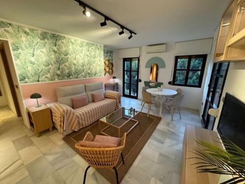 Nomad Stays Palm House