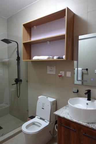 Bilik mandi di The Hideaway Boutique Hotel