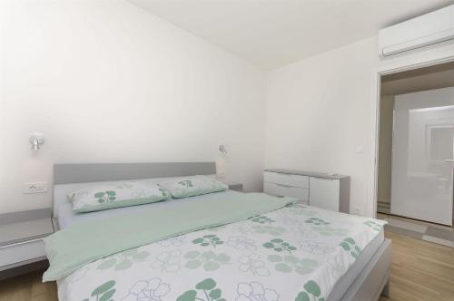 Apartments Adriatic with pool