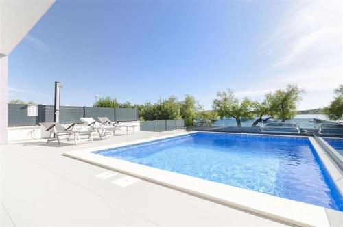 Apartments Adriatic with pool