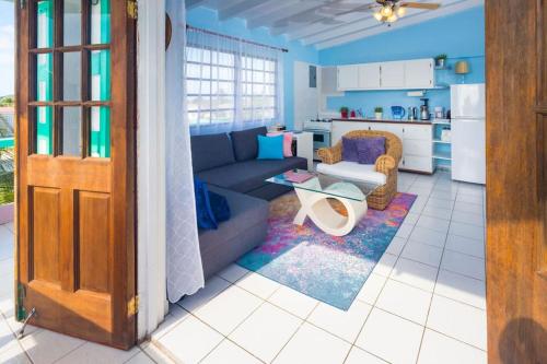 Cuina o zona de cuina de SECOND HOME Beach Apartment