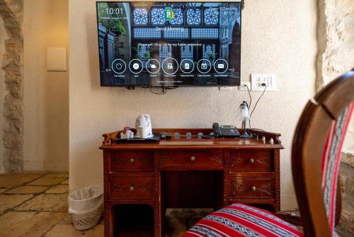 Televisyen dan/atau pusat hiburan di Jerusalem Hotel