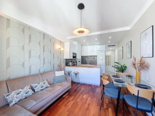 Nestor&Jeeves - FEI HOME - Port - Modern