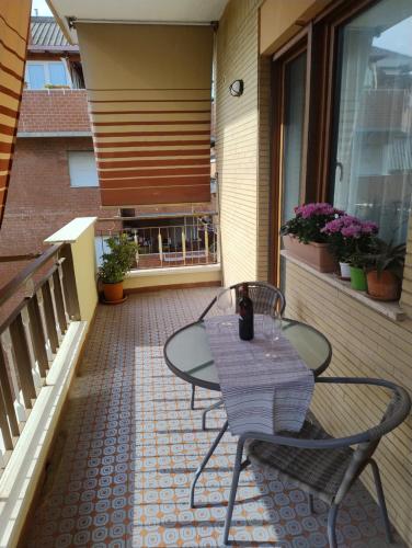 Balkoni atau teres di Your New Holiday Home!