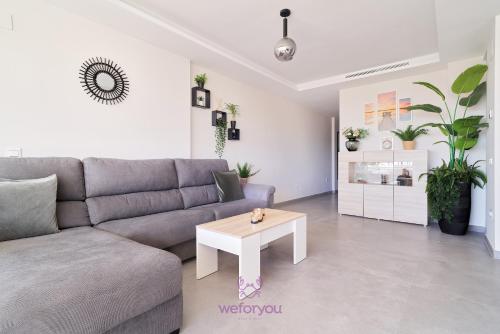 Kuchyňa alebo kuchynka v ubytovaní weforyou Isla de Poniente 2 Bedrooms and Parking