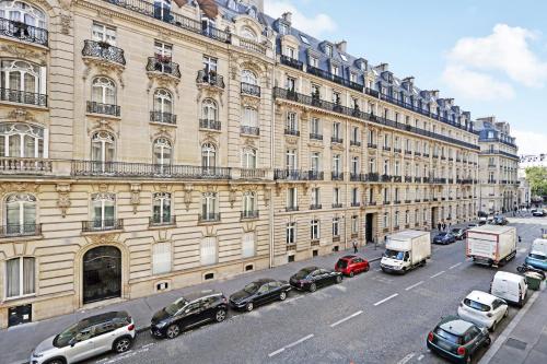 Pick A Flat's Apartment in Triangle d'Or - Pierre 1er de Serbie