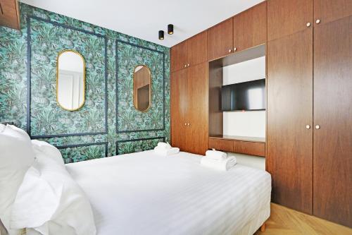 Pick A Flat's Apartment in Triangle d'Or - Pierre 1er de Serbie