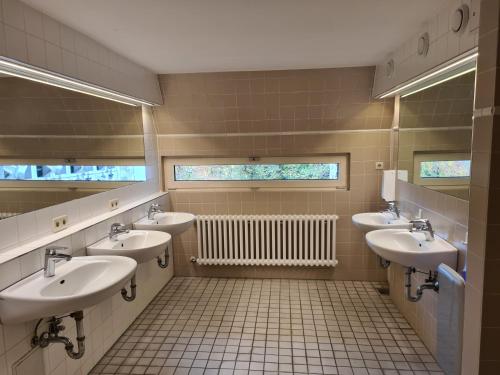 Koupelna v ubytování Jugendgästehaus St.-Michaels-Heim