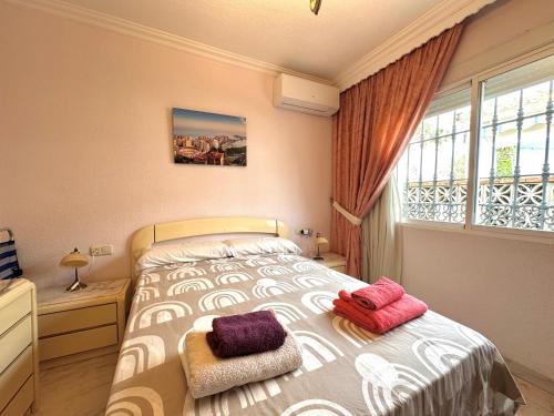 Villa Pepita - Villa for 6 with Private BBQ, Garden and Year-Round Pool - 350 m from the Beach